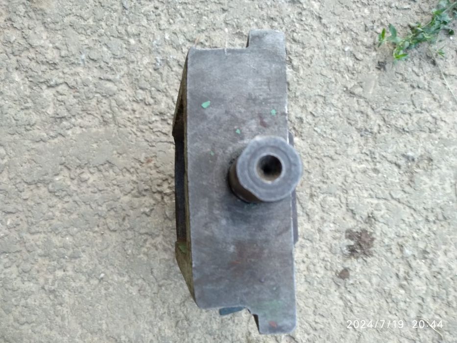 Продам тиски станочные фрезерные 160мм