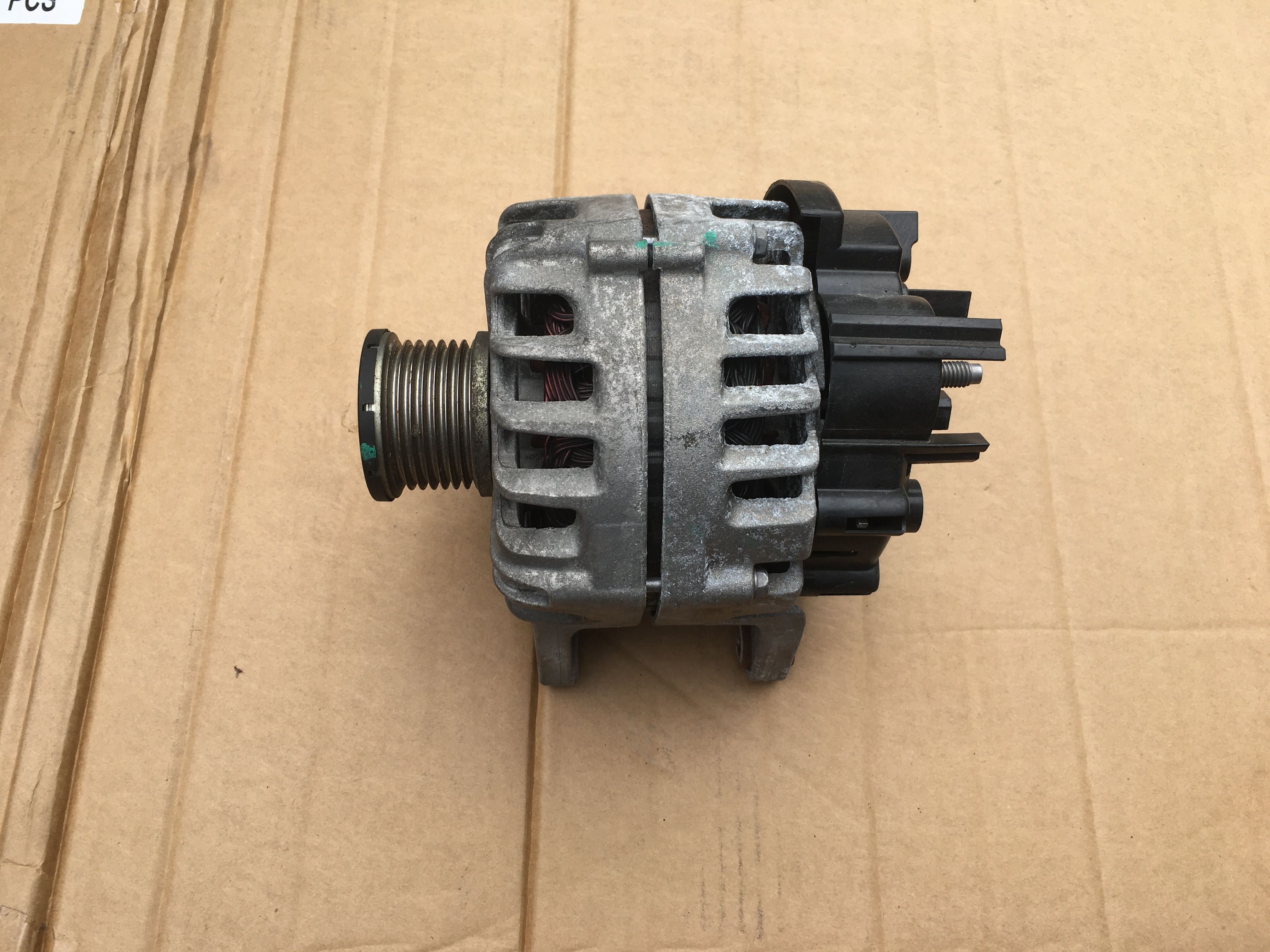 Alternator Renault megane IV clio Scenic 1.2 tce