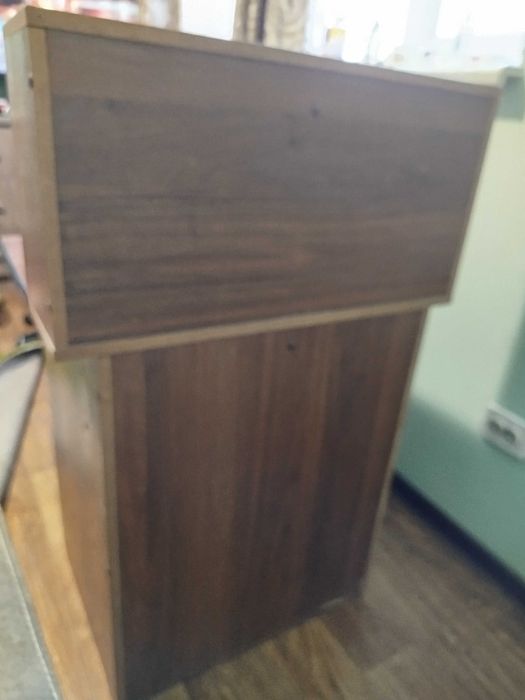 Стіл письмовий з поличками