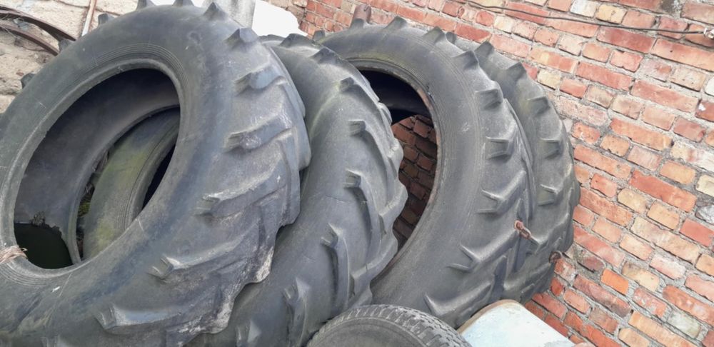 Opony do włukowania łąki.