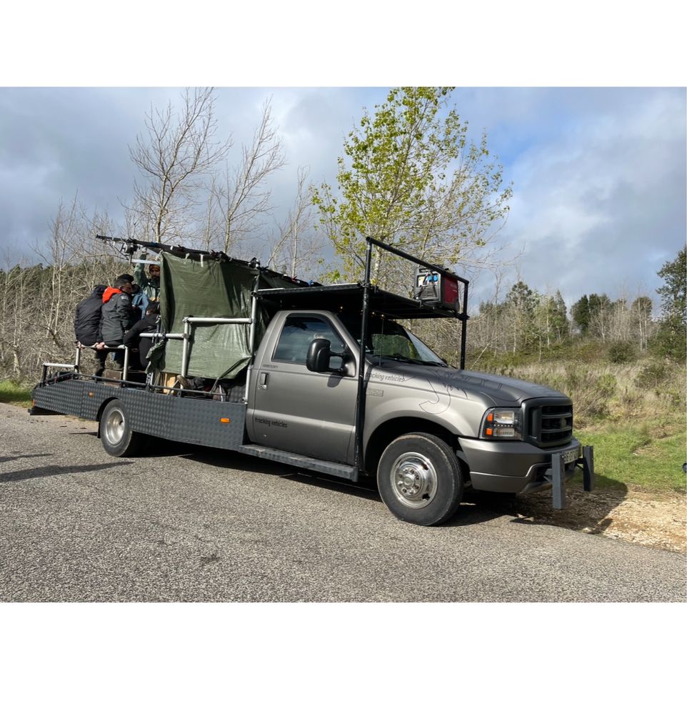 Ford F350 super duty pode ser usado com transporte de carros .