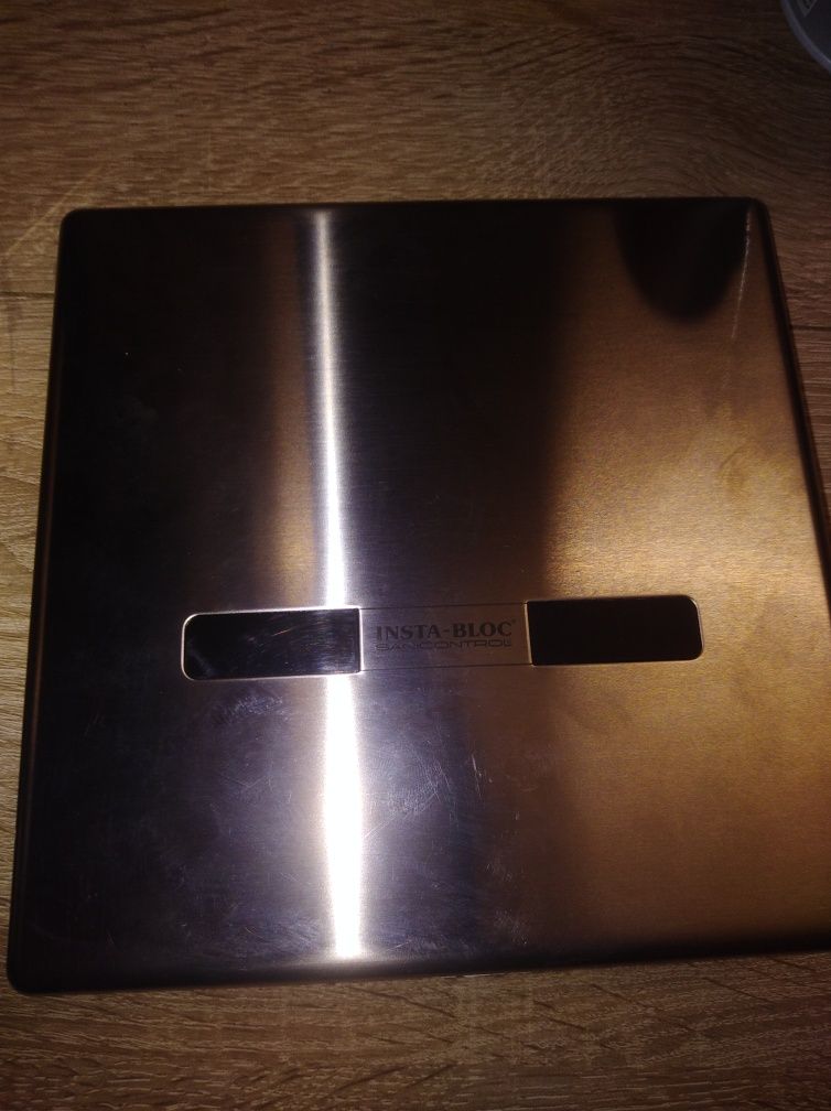 Automat splukujacy fotokomorka SANICONTROLL.