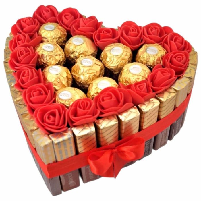 Prezent na Dzień Kobiet urodziny zestaw prezentowy ze słodyczy 20 cm