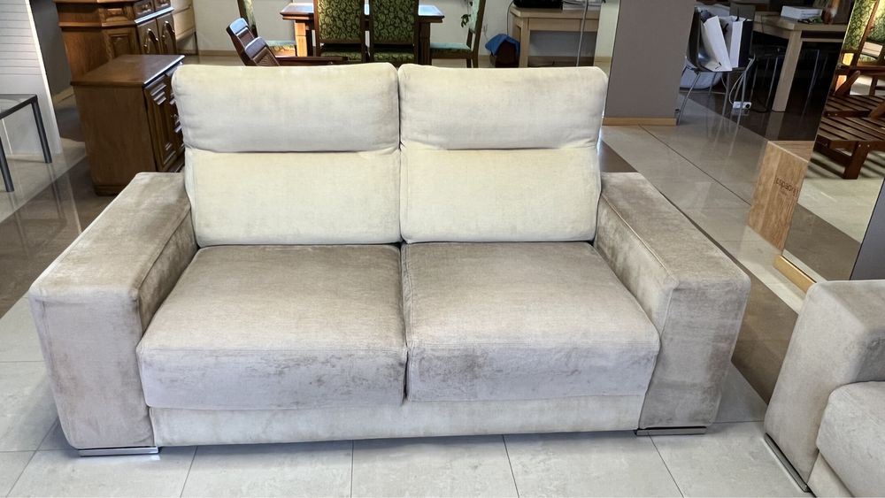 Dwie kanapy włoskie