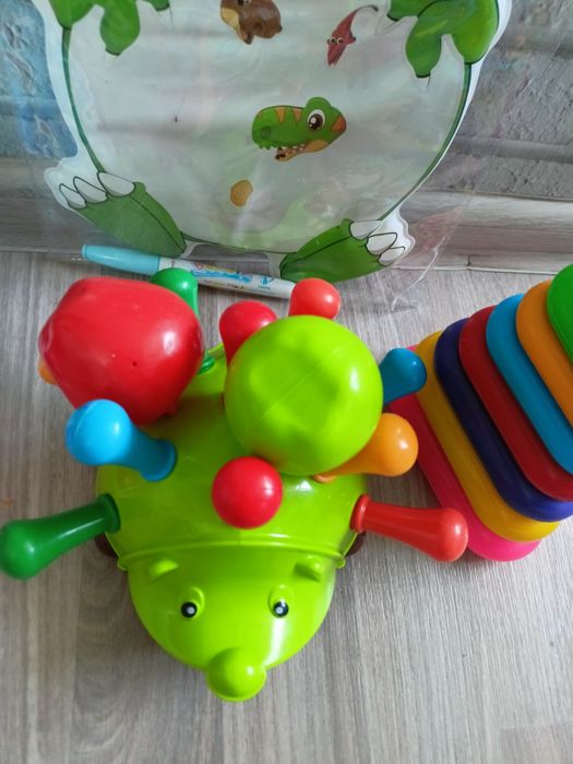 Сортери, піраміда, іграшки для немовлят до 2 років