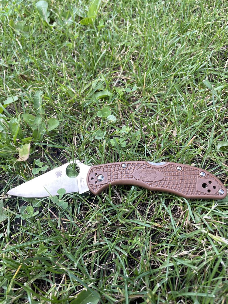 НІЖ Spyderco Delica 4