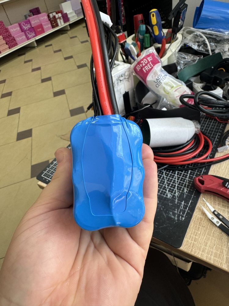 Карповый караблик прикормочный 3s 6s аккумулятор для караблика рыбалка
