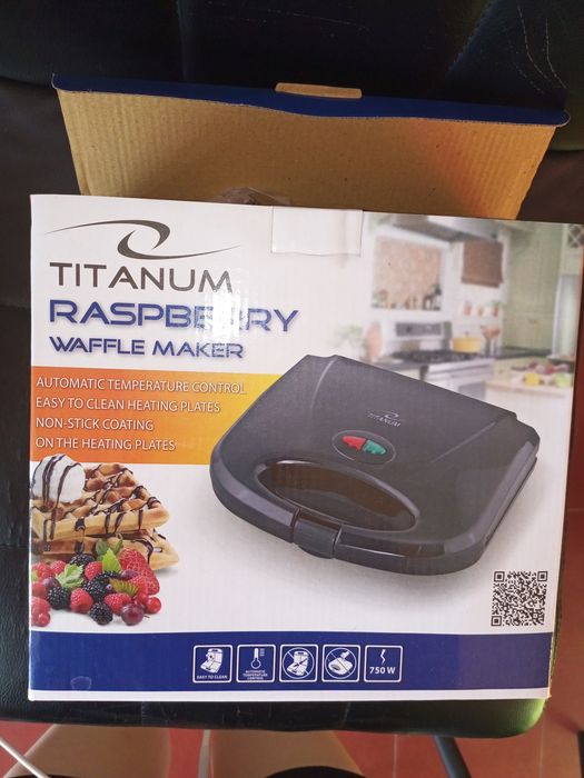 Продам вафельницю нову