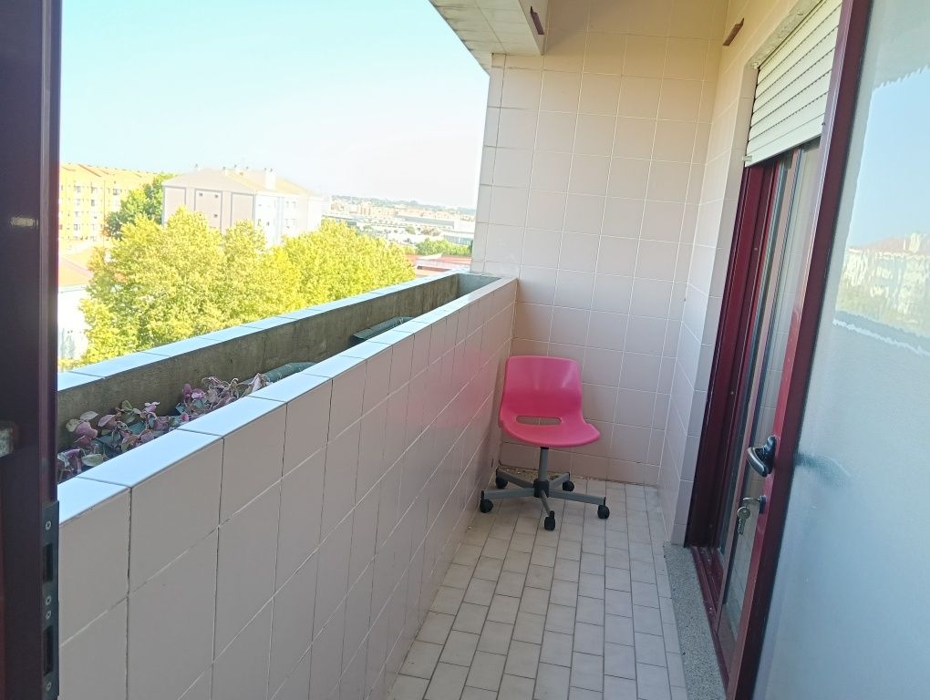 Quarto em T2 - Só 2 meninas na casa