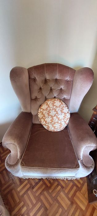 Sofás de veludo estilo antigo