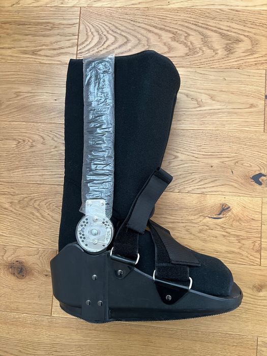 But unieruchamiający staw skokowy Emo Walker