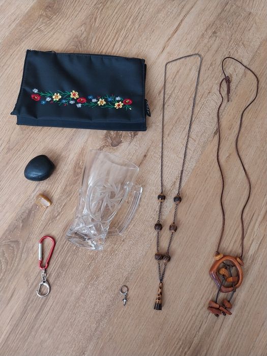 Stare naszyjniki , kamienie i inne - zestaw PRL