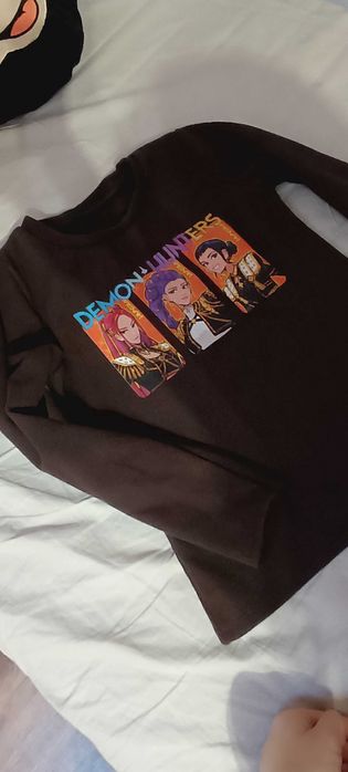 Nowa bluza huntrix 134 czekolada