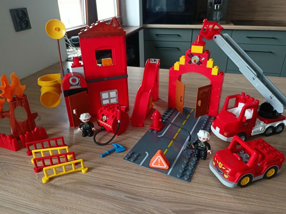 LEGO klocki Duplo mix straż pożarna posterunek baza akcesoria dom