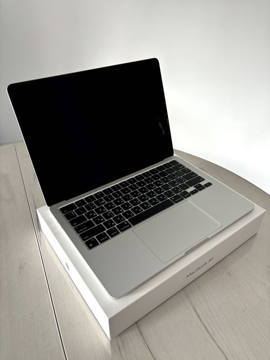 Apple MacBook Air 13,6 M3 8/256gb 2024 Silver