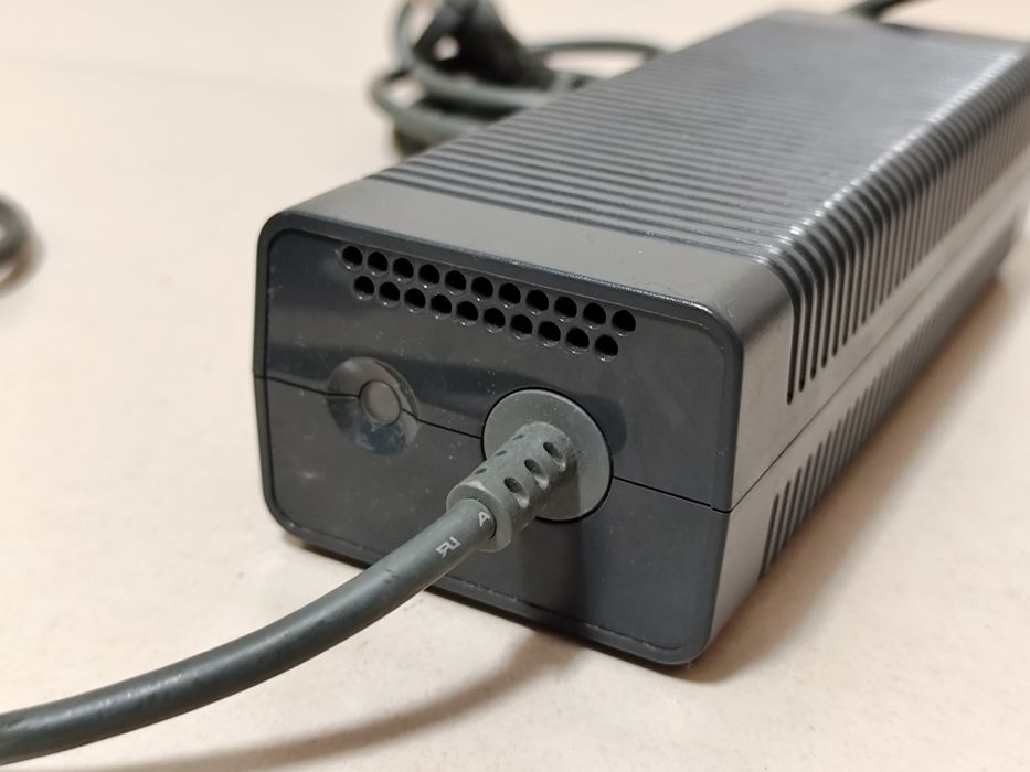 Carregador / Transformador Microsoft XBOX 360 HP-A1502P2