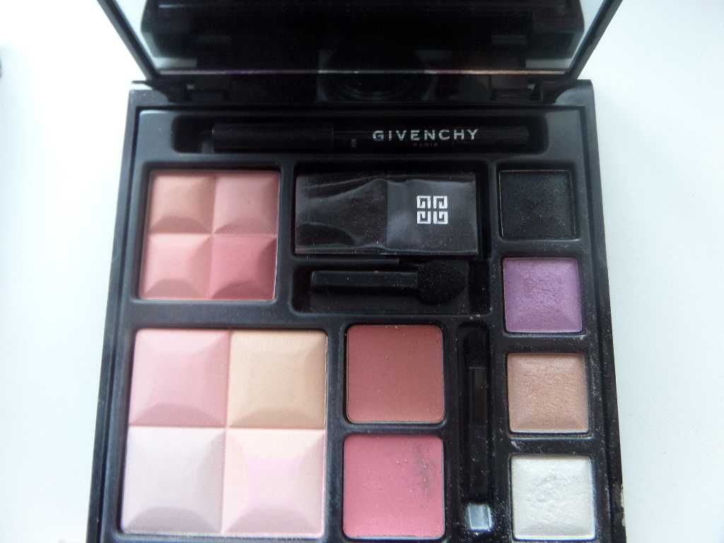 Givenchy paleta travel puder róż cienie pomadki