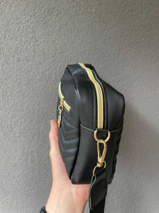 Czarna torebka na ramię