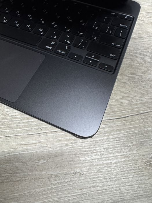 Apple iPad Pro 13 2024 M4 / 2025 M5 Magic Keyboard клавіатура