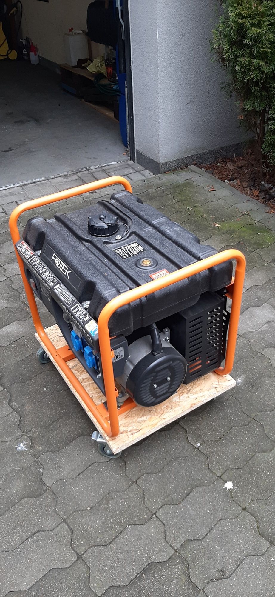 Agregat prądotwórczy Rotek 3.0kw  AVR