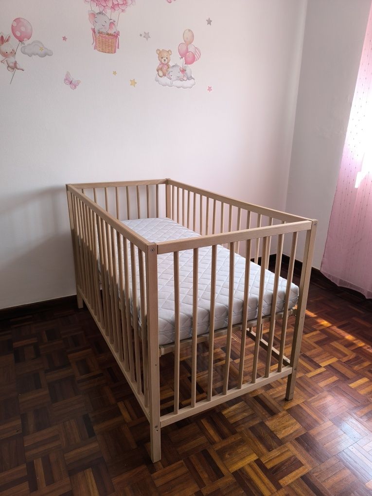 Berço com colchão