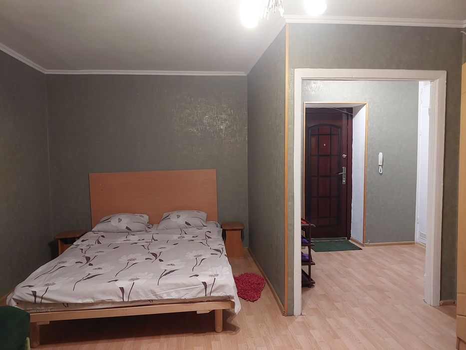 Бюджетна квартира в районі готелю Лучеськ( Відродження)