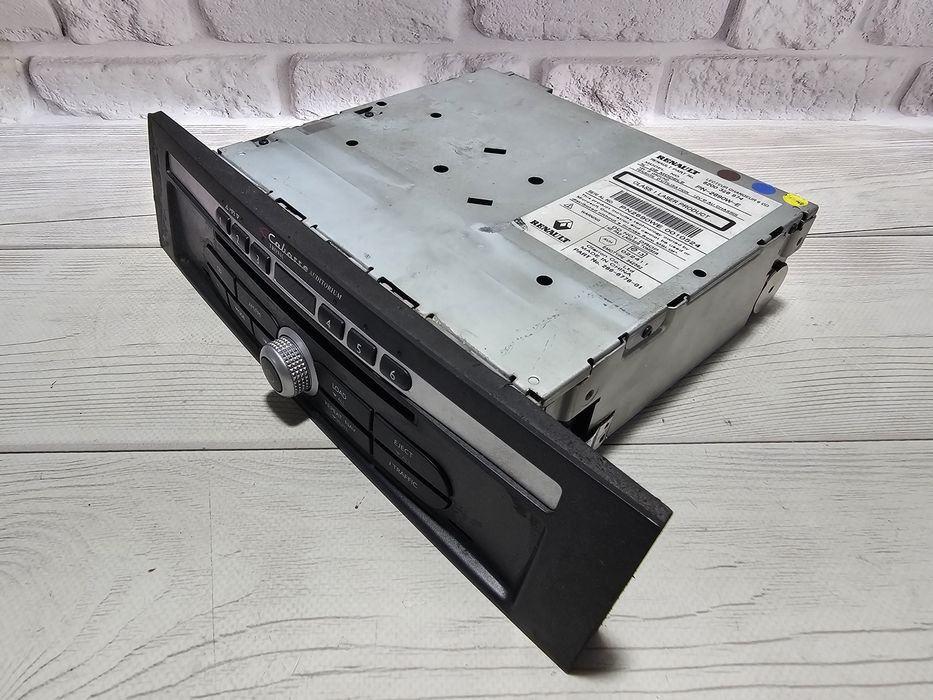 Оригінальна магнітола / Радіо Cabasse Renault Vel Satis (8200326974)
