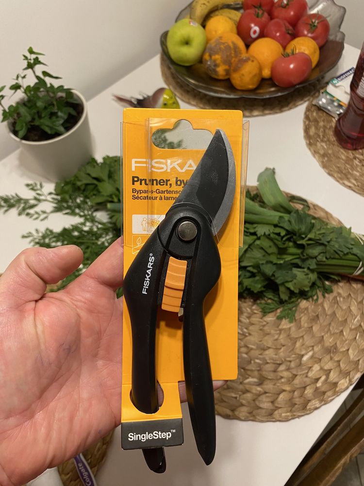 FISKARS Pruner bypass nożyce ogrodowe ogród NOWE