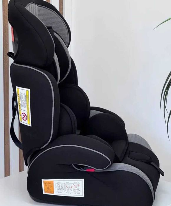 Універсальне автокрісло бустер 9-36 кг joy