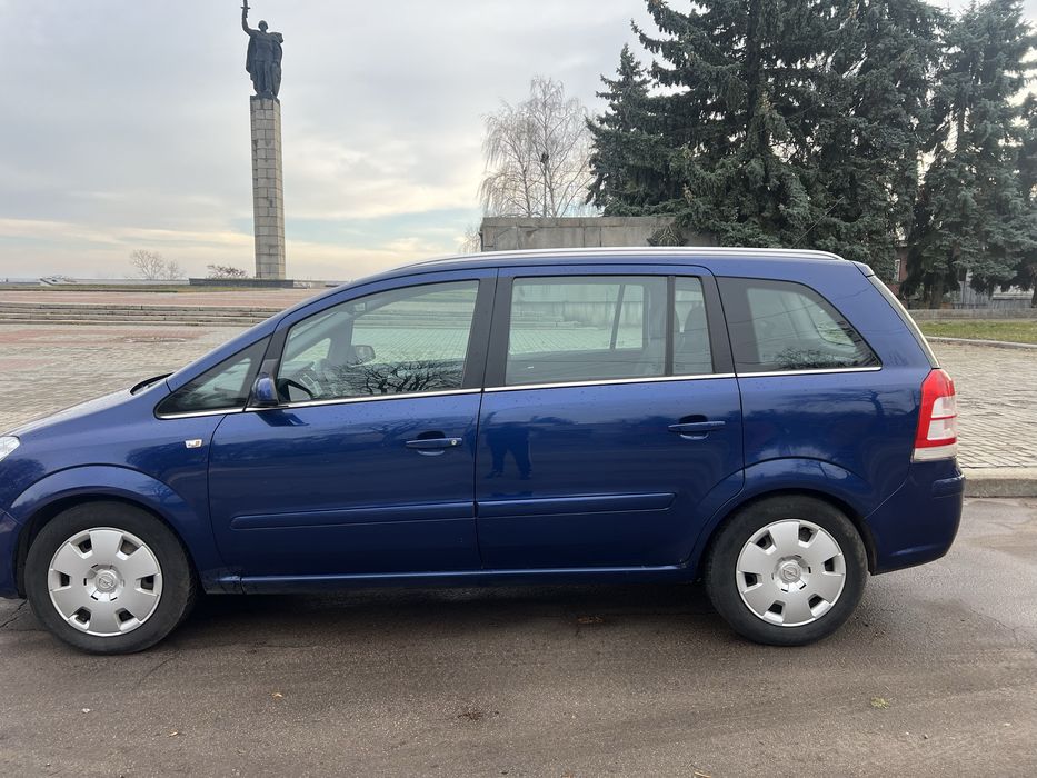 Аренда авто opel zafira b