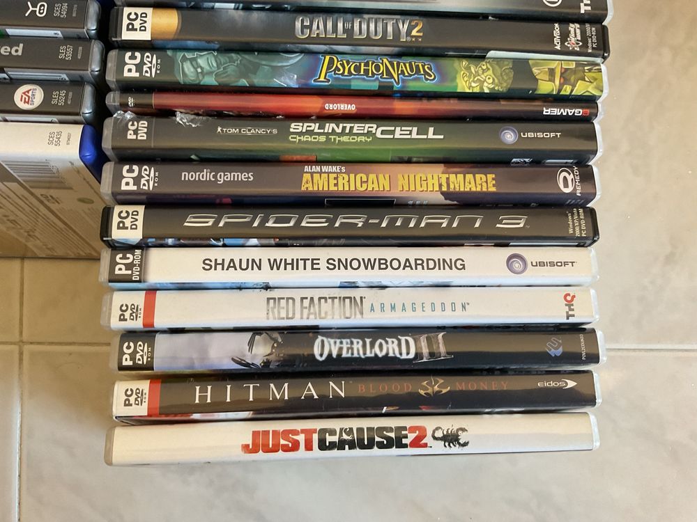 Lote de Jogos de PC e Playstation
