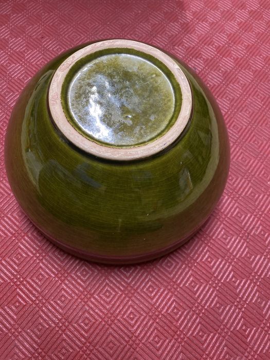 Misa ceramiczna w kolorze butelkowej zieleni