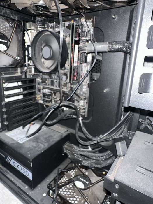 PC Gaming Ryzen 5 2400G/16gb/500gb M.2