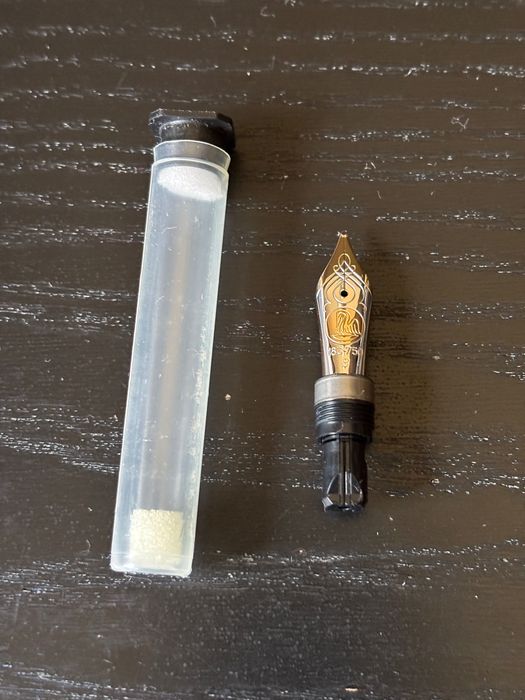 (NOWA) Wymienna stalówka do pióra Pelikan M800 rozmiar "B" (szeroki)