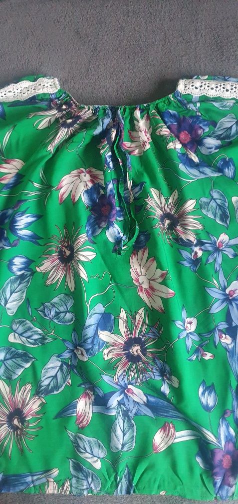Bluzka zielona hiszpanka w kwiaty rozm.42