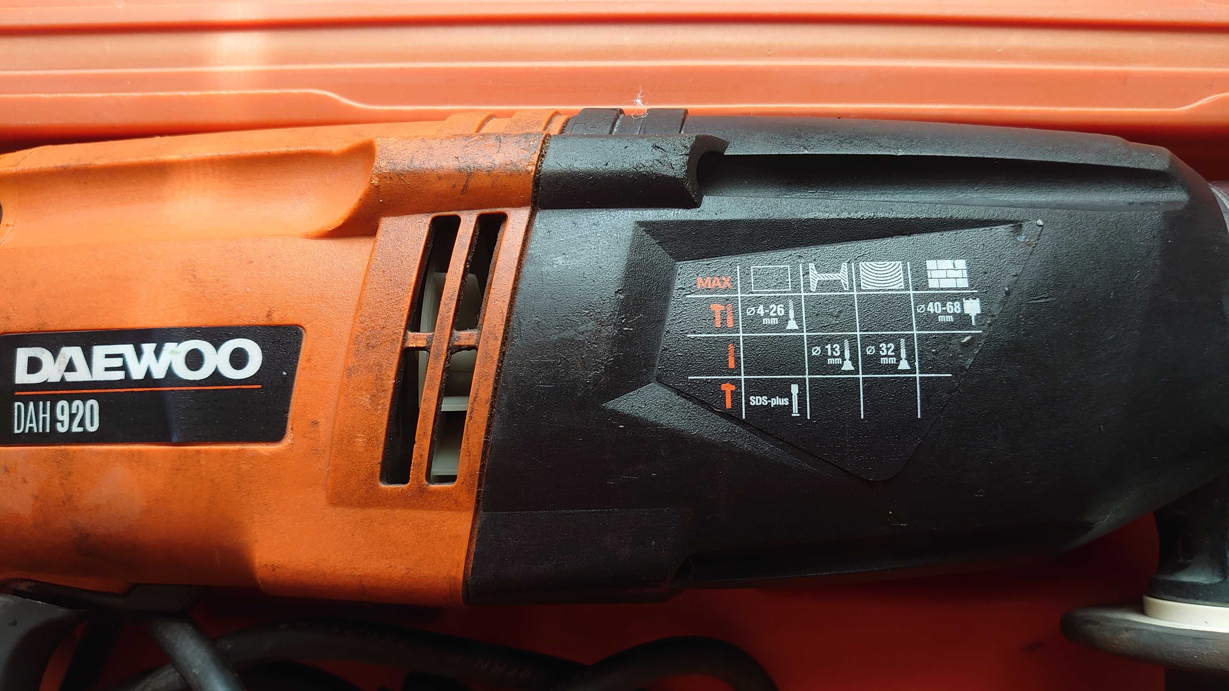 Перфоратор DAEWOO DAH 920 + Набор буров Bosch Robust Line SDS-Plus-7X