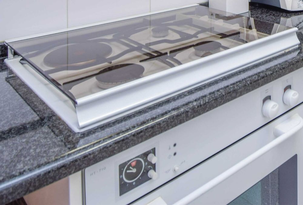 Placa de gás marca TEKA (eletrica e gás natural) branca