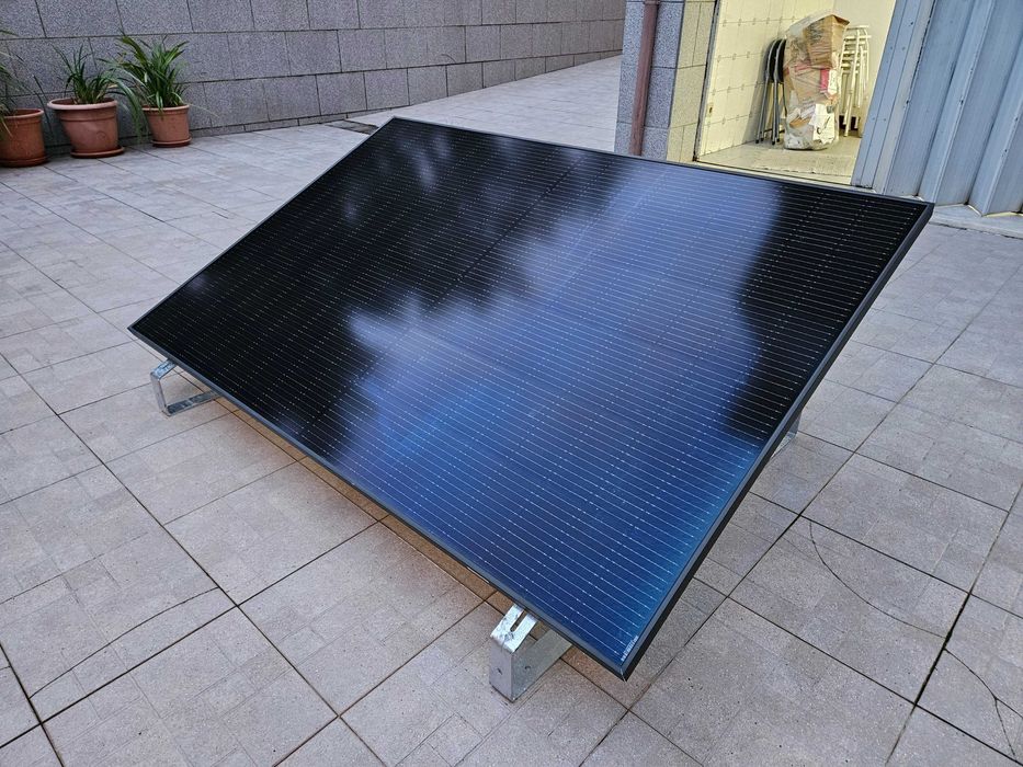 Kit solar autoconsumo 400W - painel, estrutura, microinversor