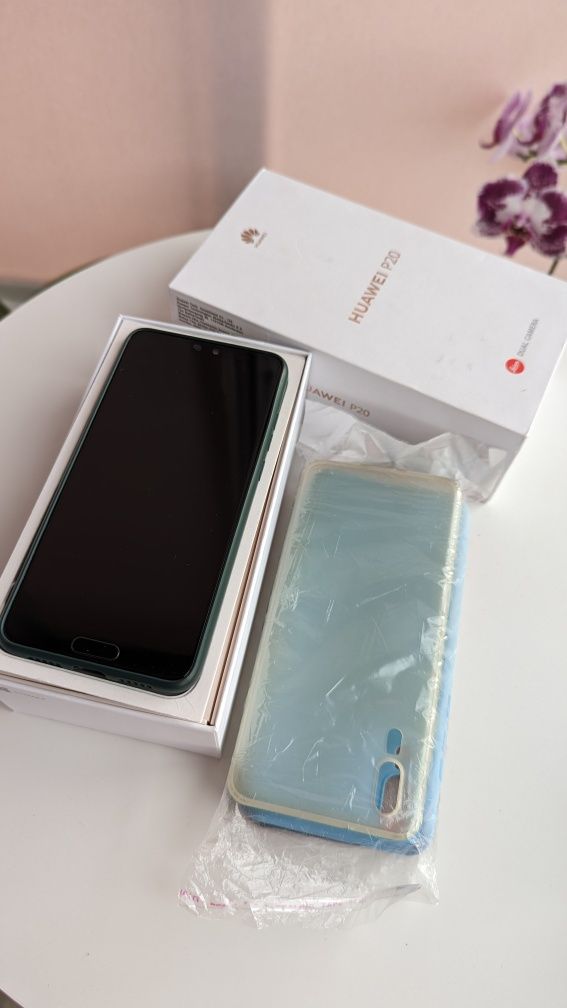 HUAWEI P20 4/128GB Black на одну симку