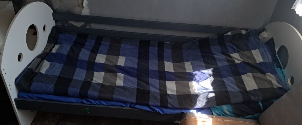 Oddam łóżko wraz z materacem