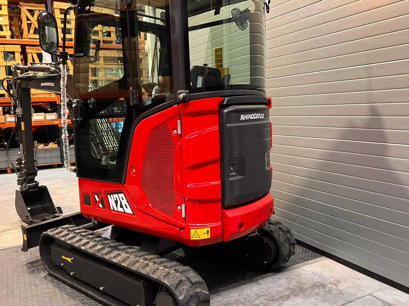 MINI GIRATORIA XN28C RHINOCEROS  MOTOR KUBOTA PROFISISONAL