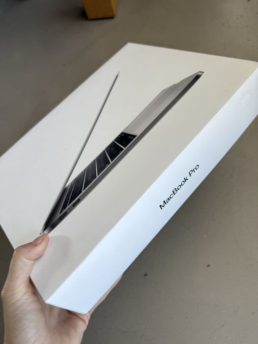 Macbook 13 pro stan dobry