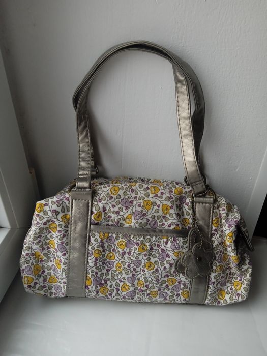 Сумка жіноча чорна на плече через плече клач бежевий квіткова текстиль