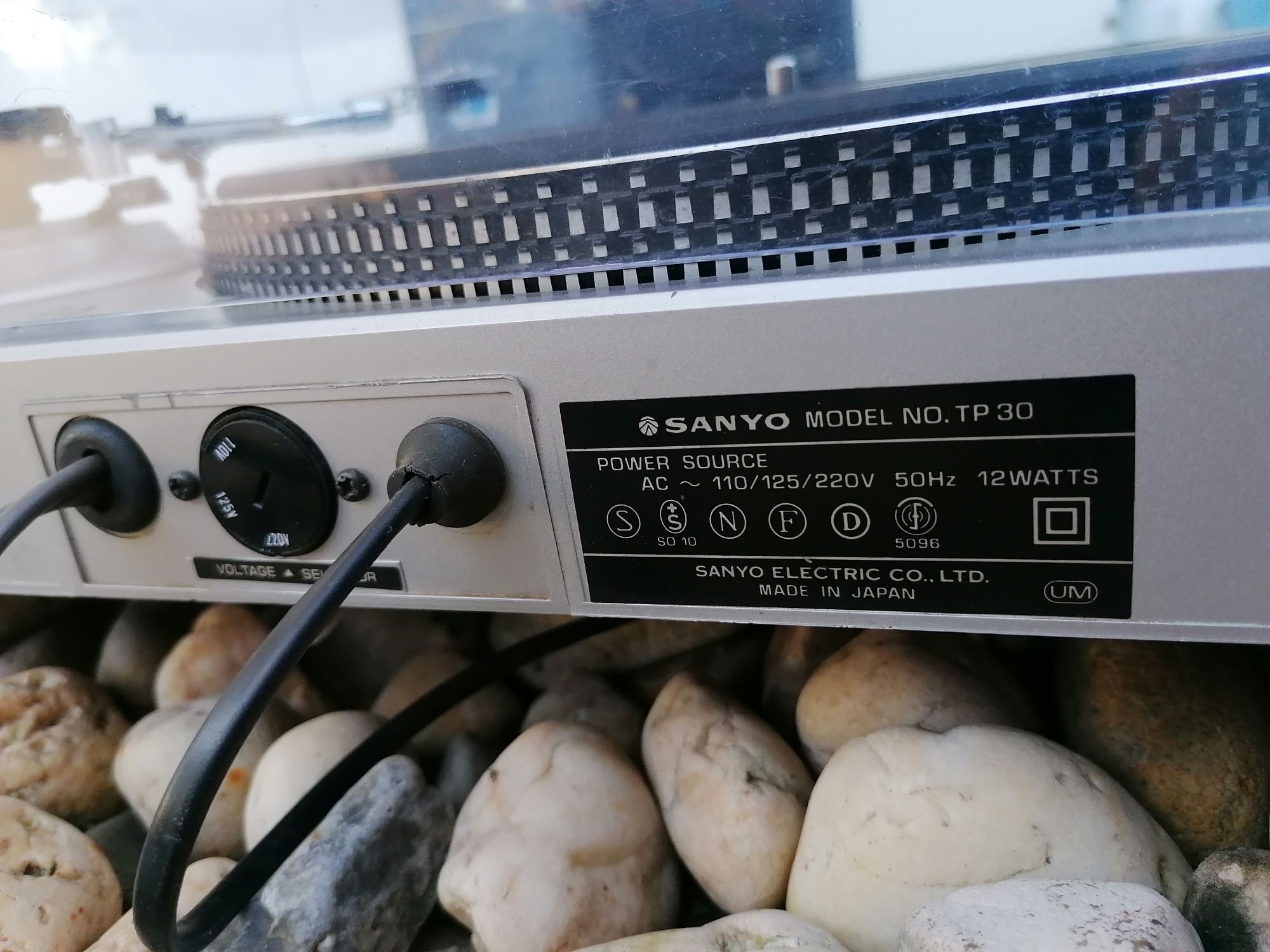 Gira-discos Sanyo TP30