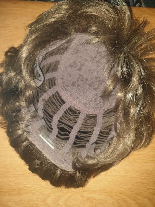 Продам парик 200грн