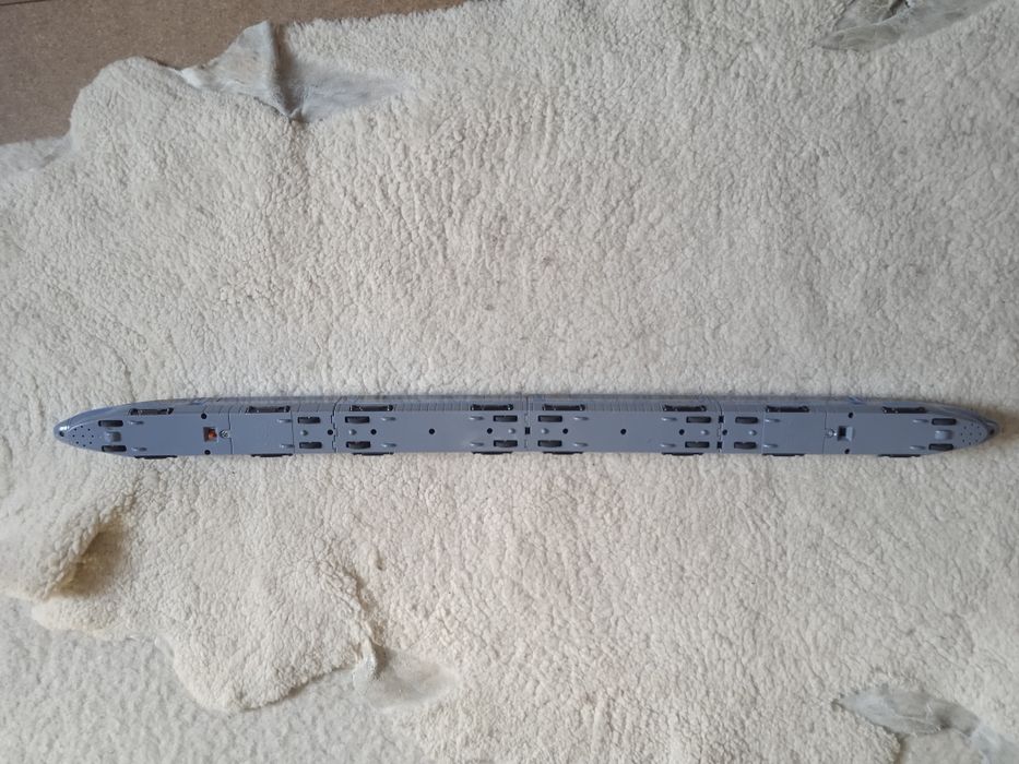 Потяг на батарейках, іграшка.