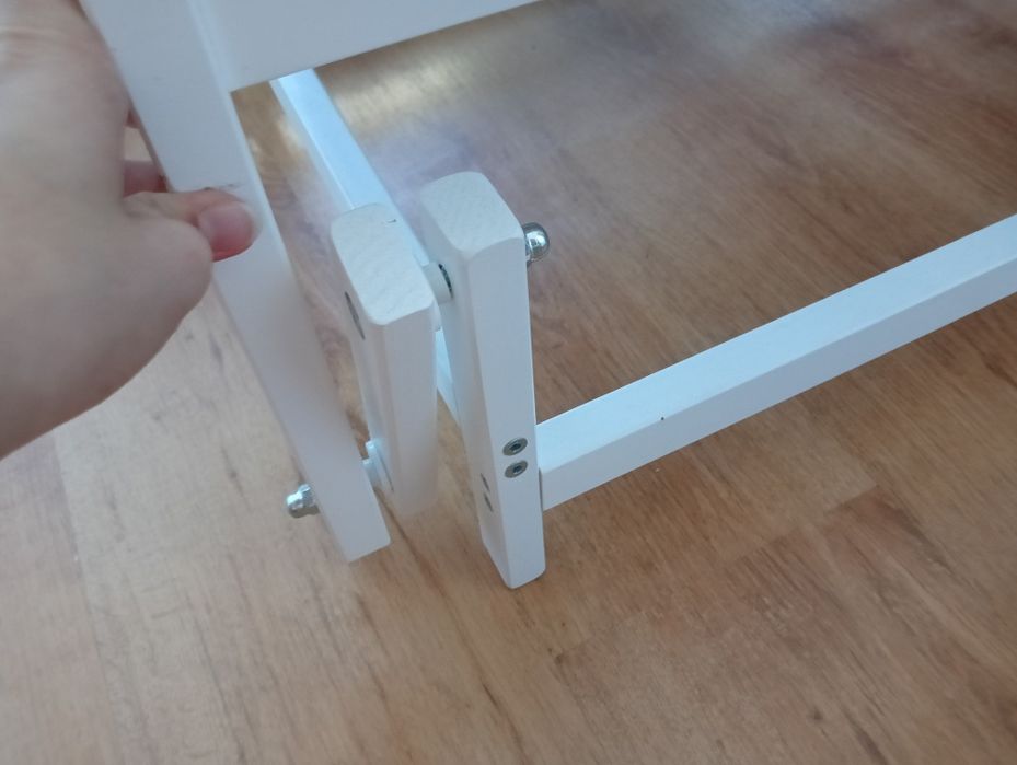 Łóżeczko dziecięce z funkcją kołyski