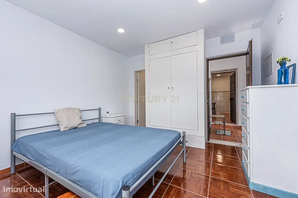 Alojamento Estudantil LÁ-SALETTE ( quarto Melro Azul 11m2 )