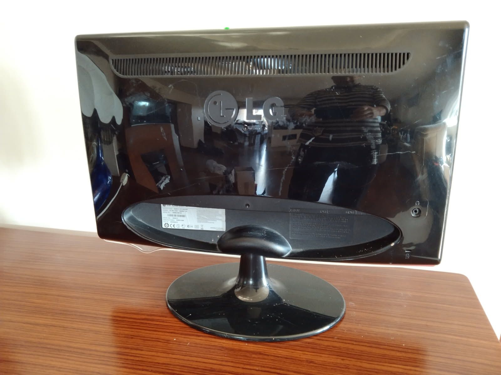 Monitor OLG W2261V HDMI