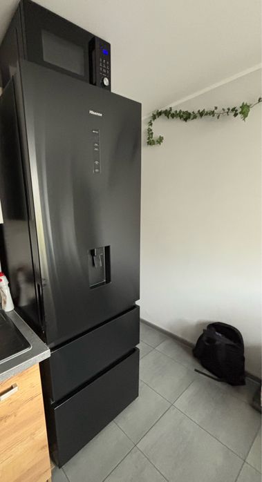 Lodówka HISENSE RT641N4WFE1 + mikrofalówka